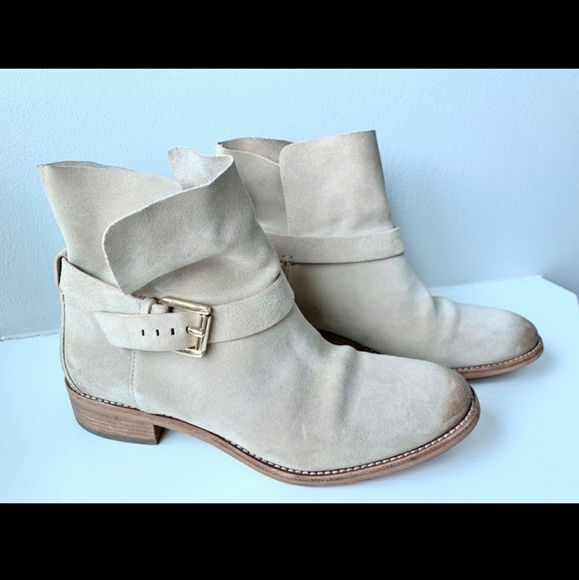 Michael Kors Jet Set Boots - Picture 5 of 7